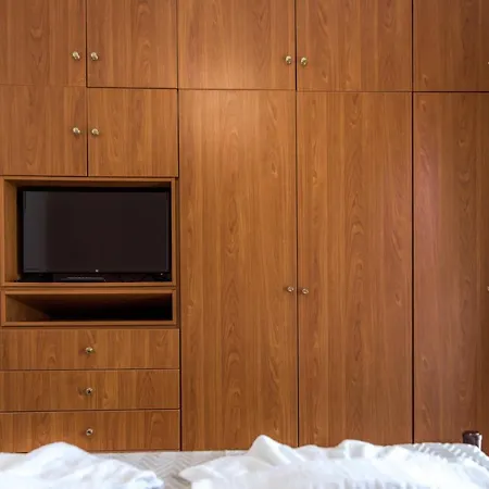 Vigere Luxury * מונוליתוס