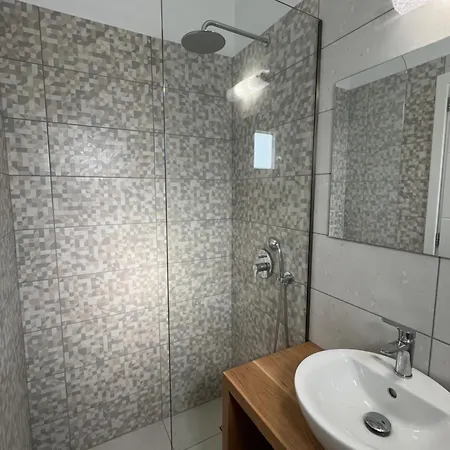 Vigere Luxury Monolithos (Santorini)